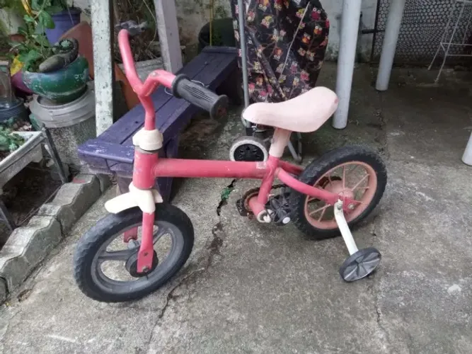 Bicicleta infantil antiga