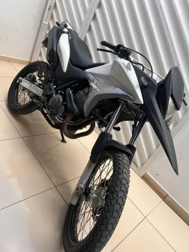 XRE 300 2011