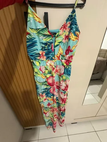 Macacão longo amarelo floral com venda nas laterais e decote na frente tamanho P