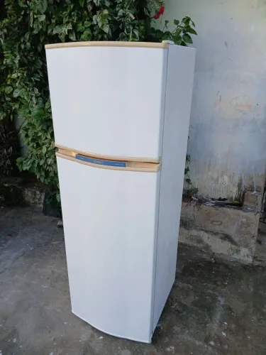 Geladeira Frostfeee Consul 252 litros 