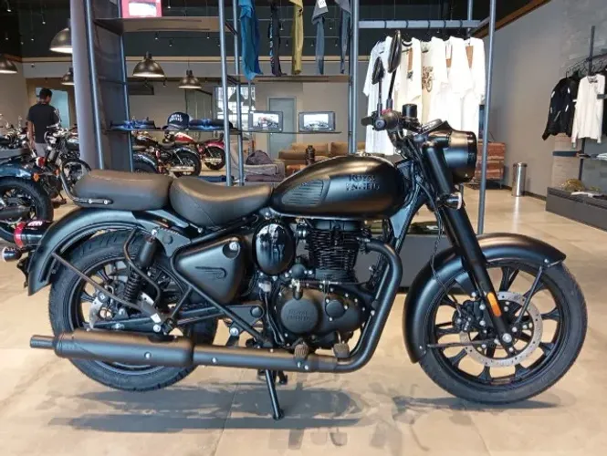 Royal Enfield Classic 350cc Stealth Black 2026 - Zero KM