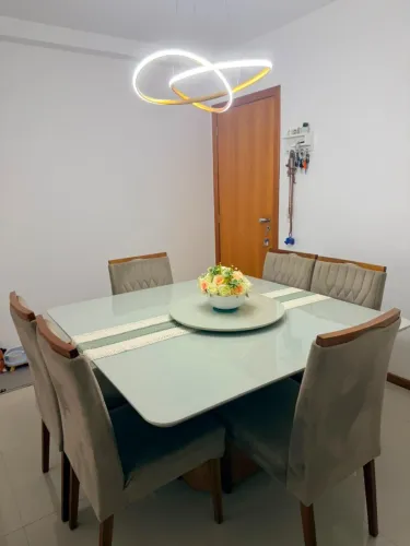 Mesa Jantar Quadrada com 6 Cadeiras