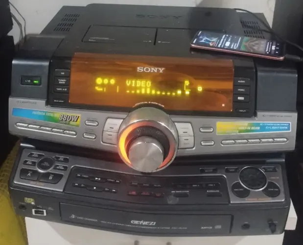 central sony 880w super potente,pegando auxiliar e fm