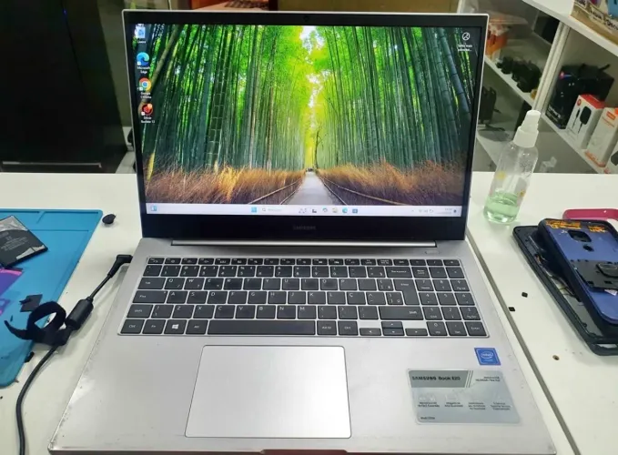 Vendo notebook Samsung Book E20