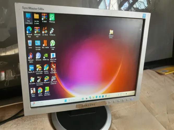 Monitor 15 polegadas