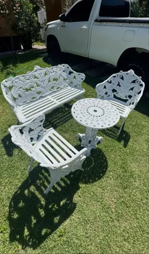 Conjunto de mesa e cadeiras jardim
