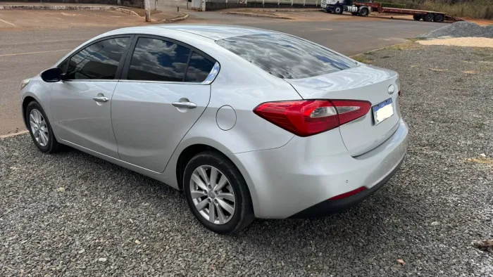 Kia Motors Cerato 1.6 16V Flex Aut. 2014