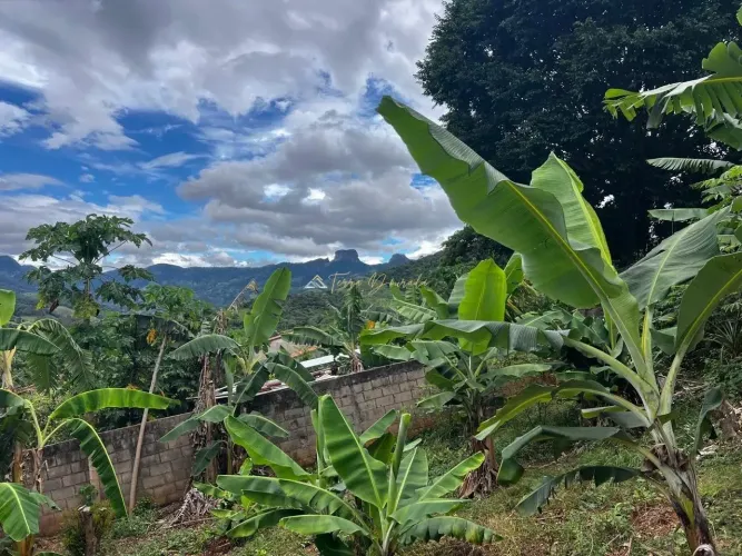 Terreno à Venda com Vista para a Pedra do Baú