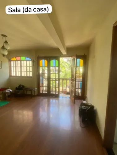 Vendo casa de 3 quartos + 3 kitnets