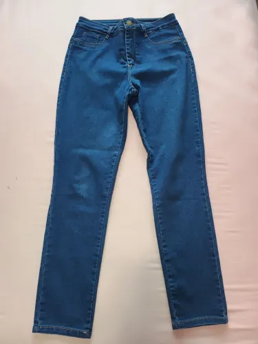 Calça jeans com cinta elástica tamanho 48 