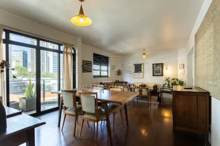 Pinheiros | Excelente apartamento de 167 m² com 3 suítes, 3 vagas na Rua Fernão Dias.