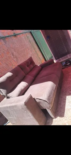 Vende-se sofá retrátil 2 lugares semi-novo cor marrom/café 