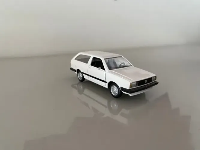 Miniatura Volkswagen Parati Branca - Colecionável