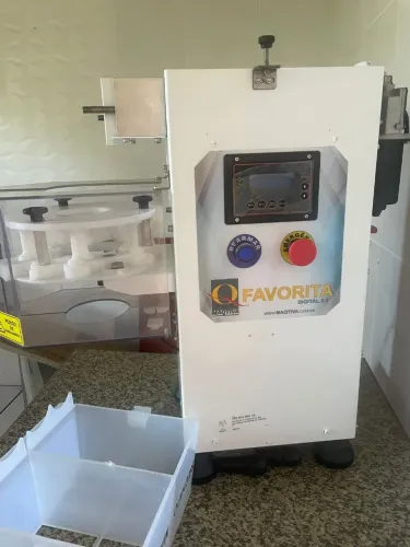 Máquina de Salgados Seminova Maqtiva