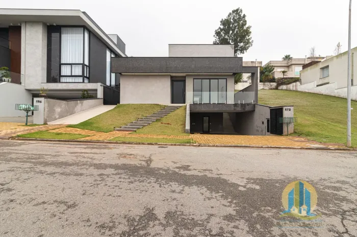 Casa Térrea à Venda no Alphaville Burle Marx Alto Padrão com 4 Suítes e Piscina