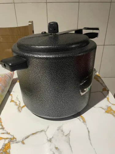 Panela De Pressão Grande 10 Litros Triunfo Craqueada