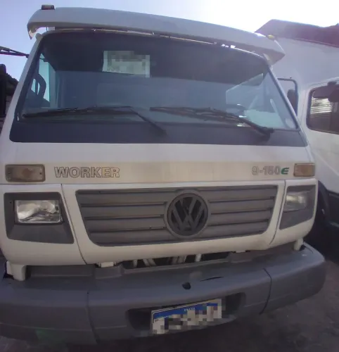 Caminhões VW 9150 Worker e Mercedes Acelo 815
