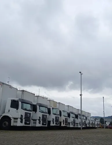 VW 24 280 Bau carga seca com plataforma elevatória 