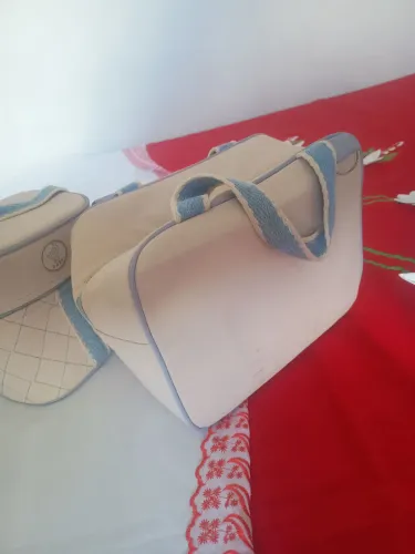 Duas bolsas de bebê maternidade 