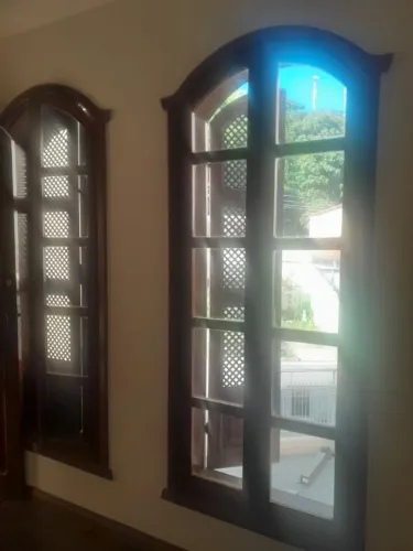 Vende-se Janelas Colonial