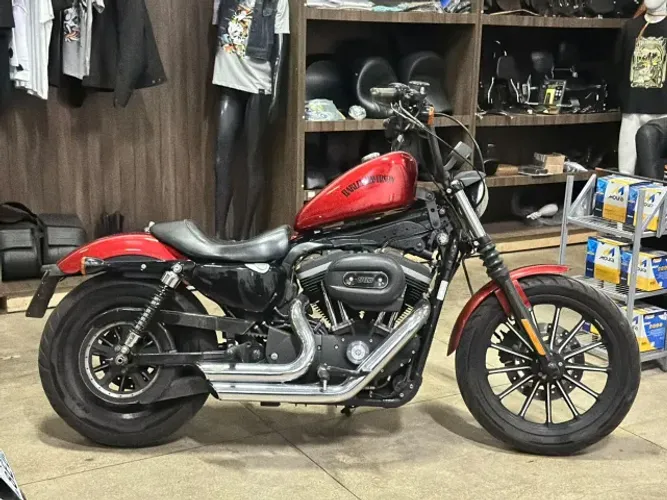 Harley-Davidson Iron 883 (XL883N) 2012