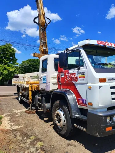 Caminhão Munck Revisado