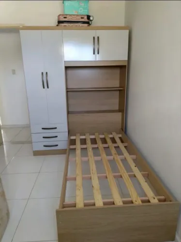 Guarda-Roupa com cama acoplada