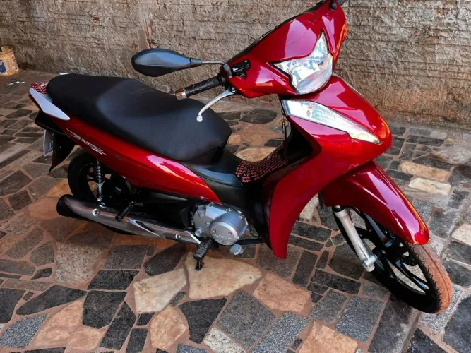 Vendo biz 2021 única dona 