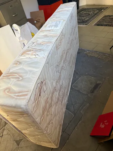 Colchão de Solteiro sem uso.