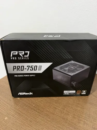 Fonte Asrock pro 750b  Essa tem o cabo pcie 5.1 Semi nova  