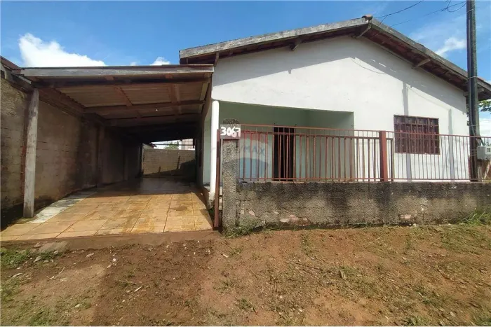 Casa com 2 quartos e terreno amplo no Setor Industrial
