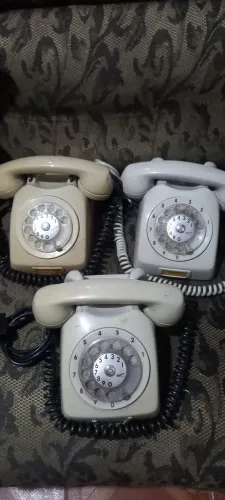 3 Telefones antigo de fio discagem rotativo