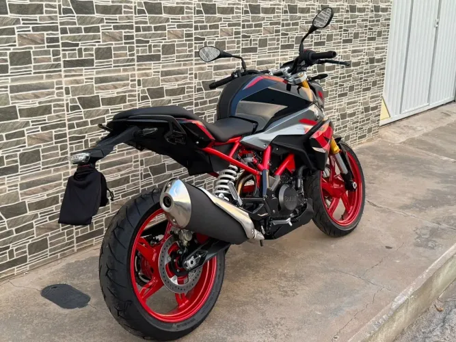 BMW G 310 R 2025