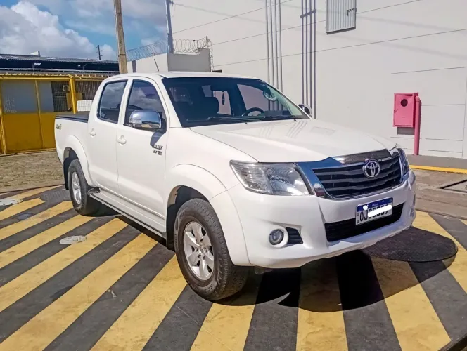 Toyota Hilux CD SRV 4X4 2.7 Flex 16V Aut. 2014
