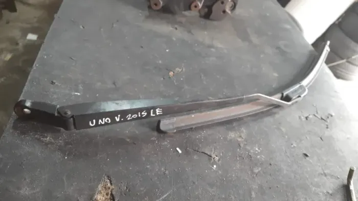 Braço limpador de parabrisa uno vivace lado esquerdo