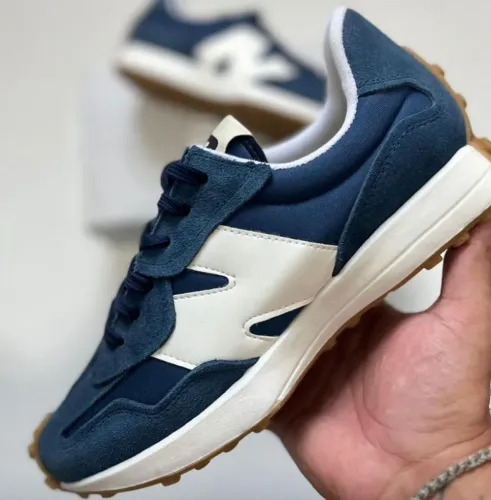 New Balance 327