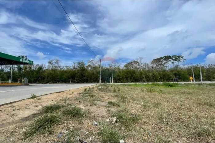 Terreno á venda na BR em Coqueiro Seco - 766m² Alagoas