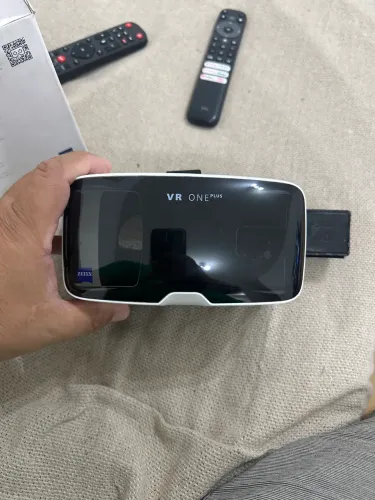 Óculos de Realidade Virtual VR One Plus Zeiss
