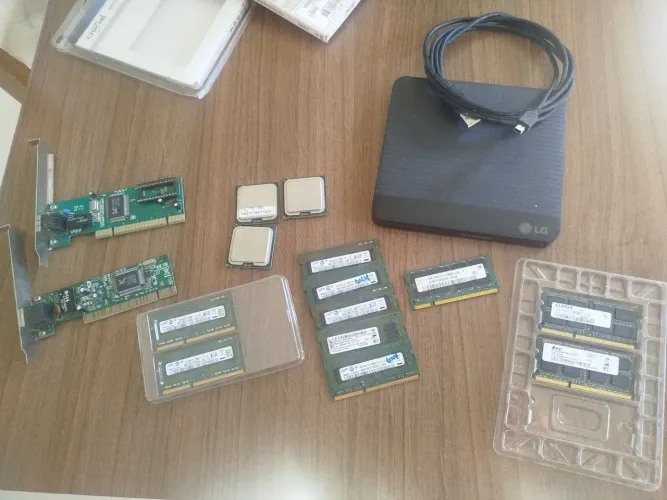 Memórias para Notebook antigo e Mac+ peças para assistência técnica