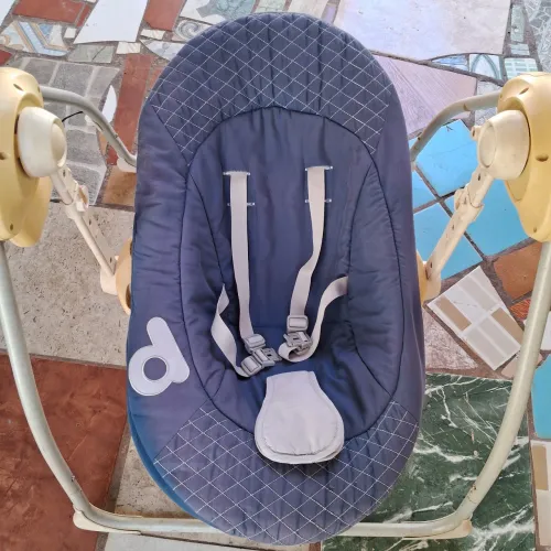Cadeira de balanço automática