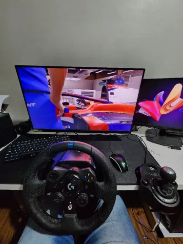 Volante Logitech G923 xbox + pedais + câmbio 