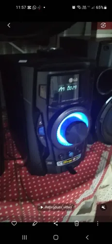 Som funcionando da LG com 3 caixa uma dlas e sub