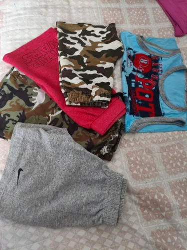 Lote infantil camisetas e bermudas Tam 8