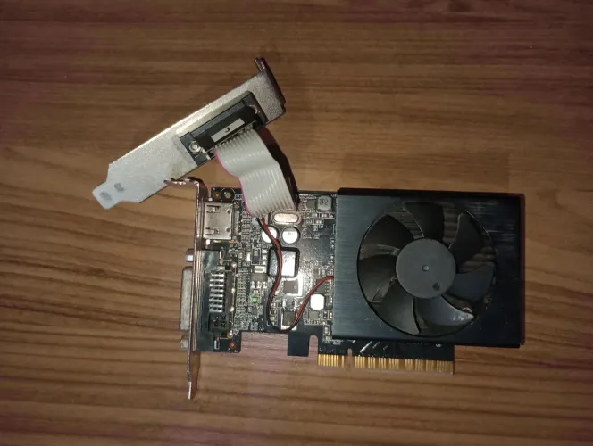 Placa de Vídeo NVIDIA GeForce GT 710 1GB DDR3 PNY