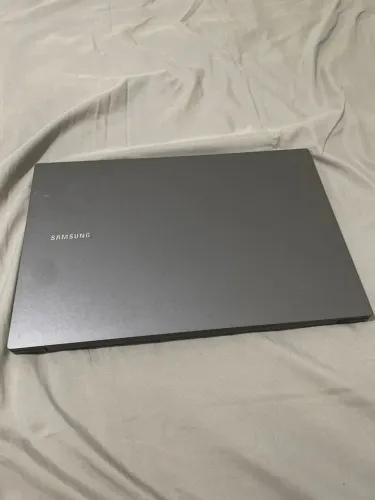Notebook 8GB 1TB Tela Full HD 15.6" Windows 11 Book NP550XDA-KV5BR