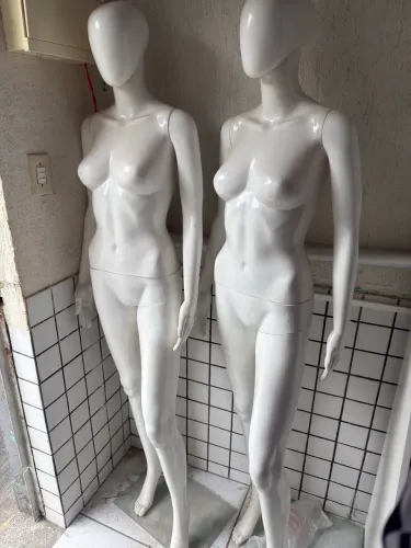 Manequins