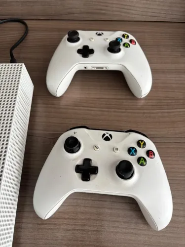 Xbox One S - à venda