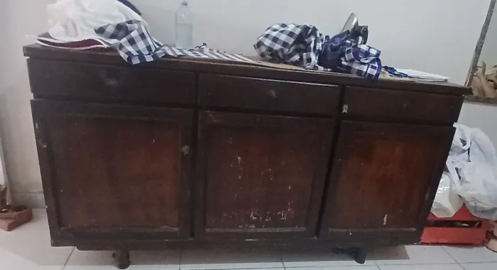 Móvel antigo de Madeira para quem quer restaurar!!