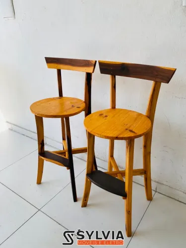 BANQUETAS ENVERNIZADAS