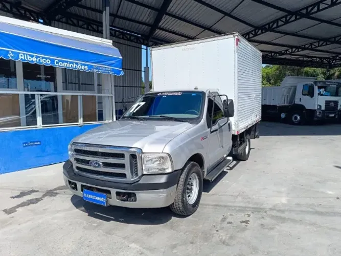 Ford F350 - Ano: 2017 - Baú carga seca (Somos Loja)